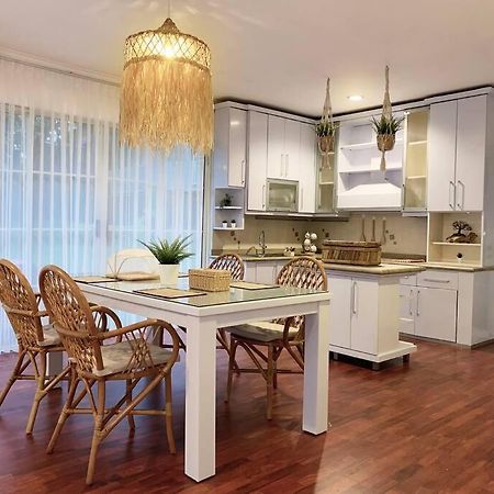 Tropical Villa By Villapedia Citaringgul Exteriör bild