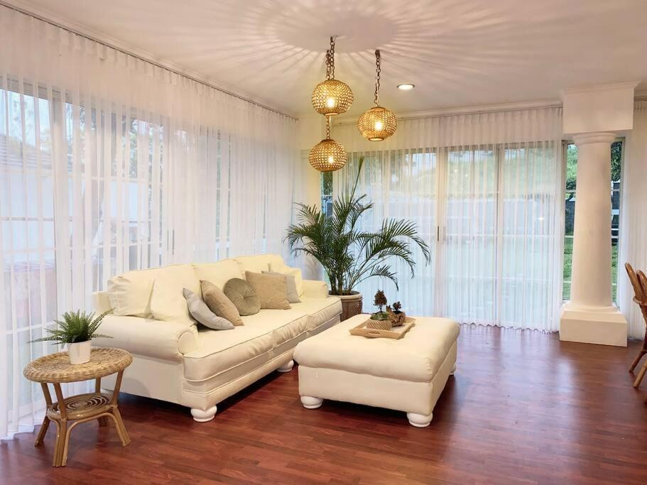 Tropical Villa By Villapedia Citaringgul Exteriör bild